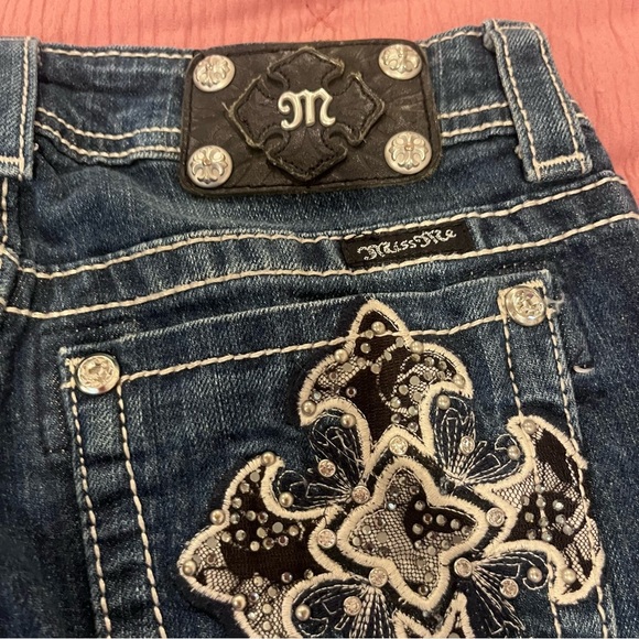 Miss Me Dark Wash Capris - Picture 8 of 10